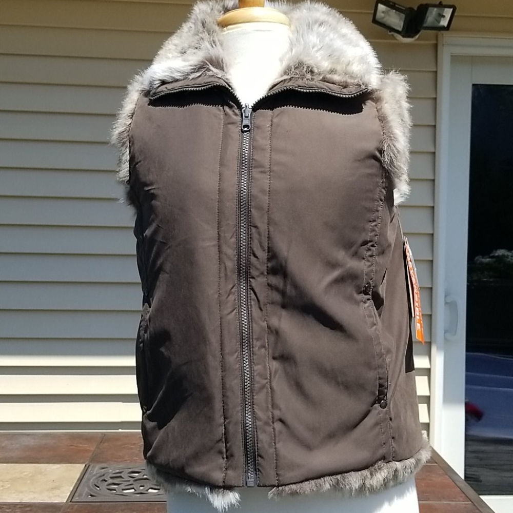 Reversible vest